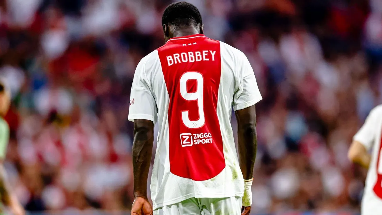 Brobbey vergeleken met voormalig spitsen van PSV: 'Dat extra talent heeft hij niet'