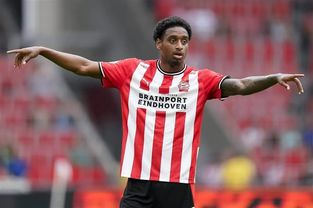 PSV profiteert met tonnen van aanstaande transfer van Pablo Rosario naar Ajax: 'Weggestuurd bij PSV'