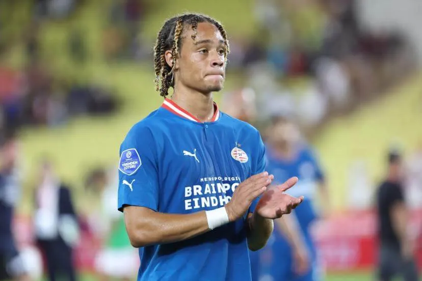 'Time' vs 'Zeit' | Ongeloofwaardige en klagende Ten Hag wijst naar Malik Tillman