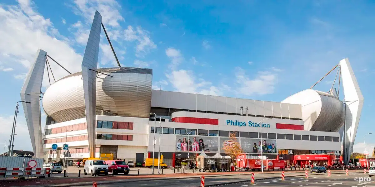 PSV - Ajax | Valentijn Driessen deelt persoonlijke ervaring bij Philips Stadion: 'Riepen de meest verschrikkelijke dingen'