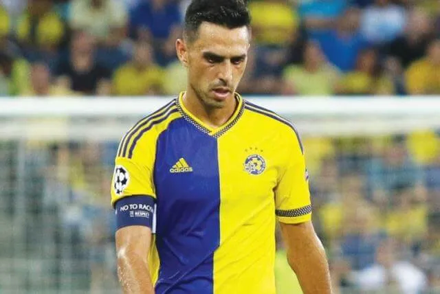 Eran Zahavi wil dat UEFA ‘domme terreursupporter’ Hakim Ziyech straft voor reactie op geweld in Amsterdam