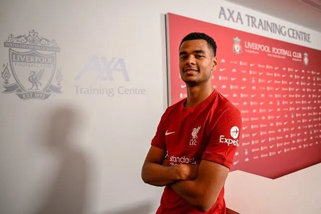 Derde nederlaag op rij | Liverpool-fans halen in navolging van Engelse media hard uit naar Cody Gakpo