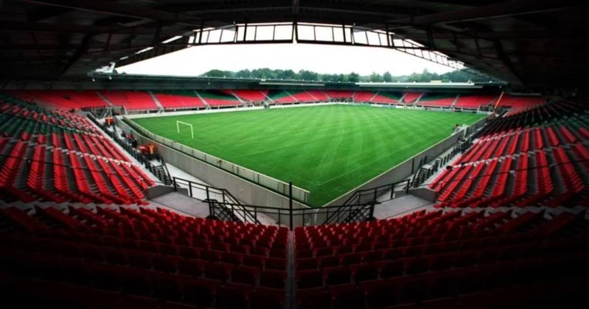 NEC open over gesprekken met PSV-icoon Van Bommel