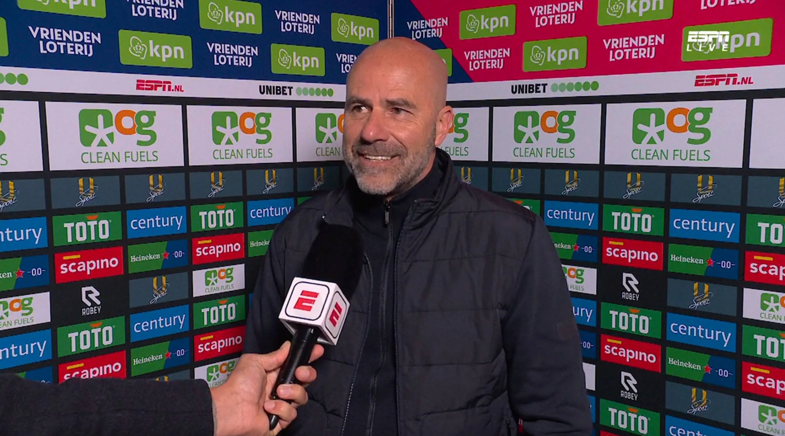 Bosz lacht na overwinning PSV: 'Mijn moeder heeft bijna altijd gelijk'