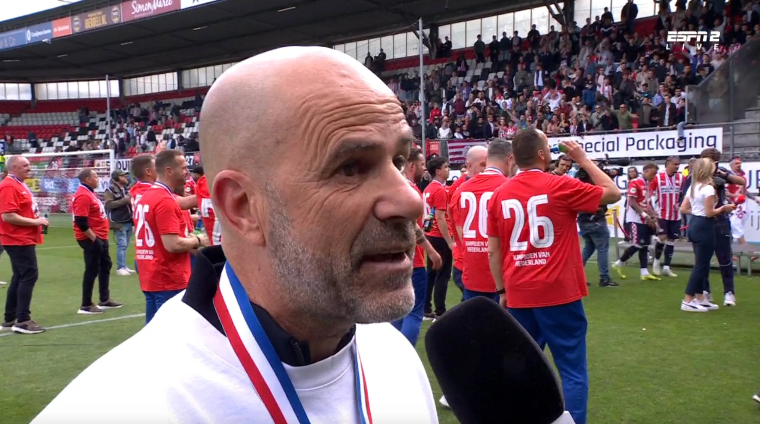 Peter Bosz vertelt alles over zijn beleving bij de titel bij PSV: 'Dit is gewoon zeer terecht'