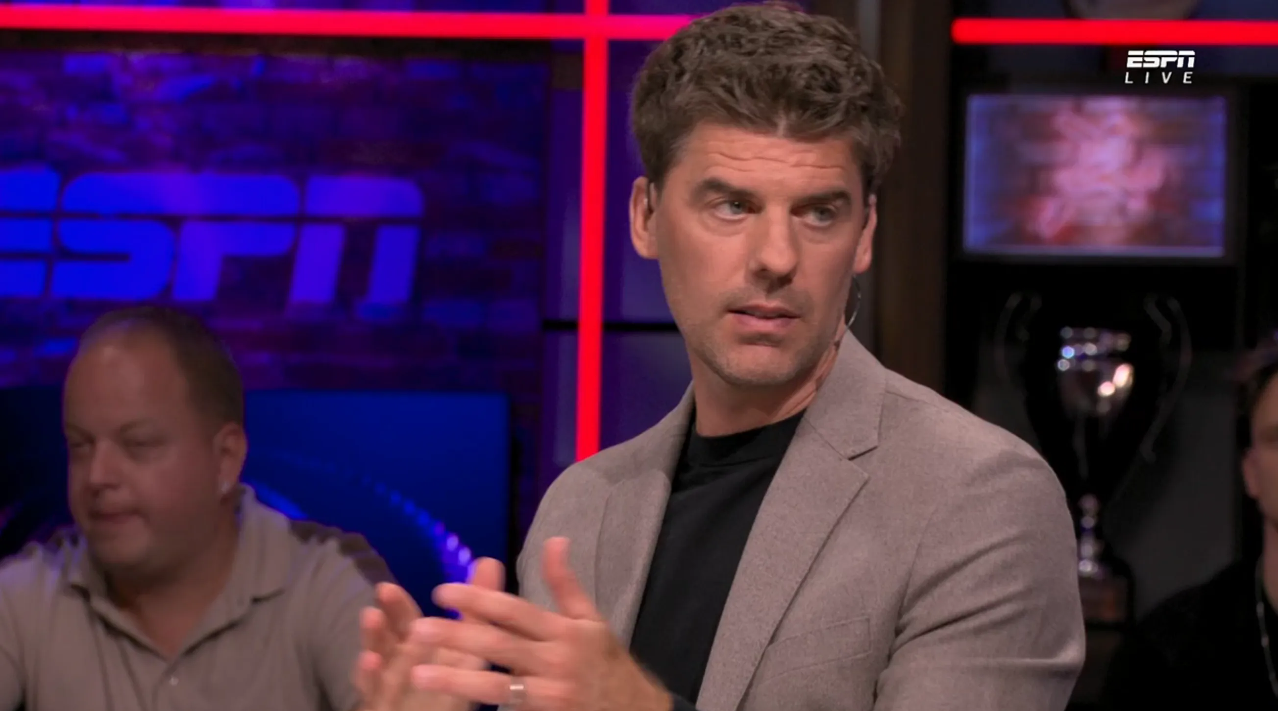 Analisten ESPN zien opnieuw defensief kwetsbaar PSV: 'Hij is één brok onrust!'