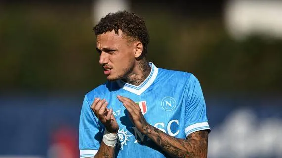 Twijfels rondom Noa Lang nemen toe: 'Twijfel of Napoli de juiste club is'