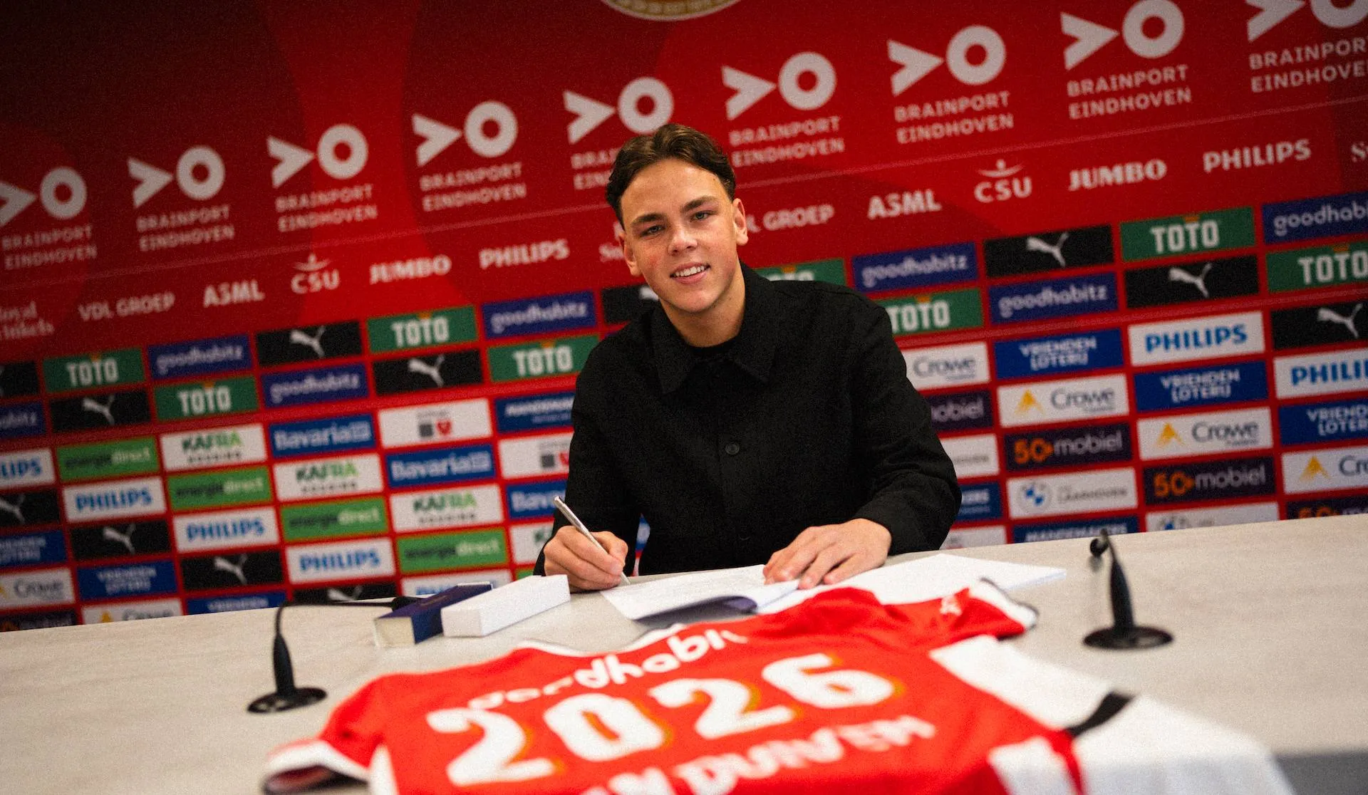 Geduld van groot PSV-talent op de proef gesteld: 'Natuurlijk is dat jammer'