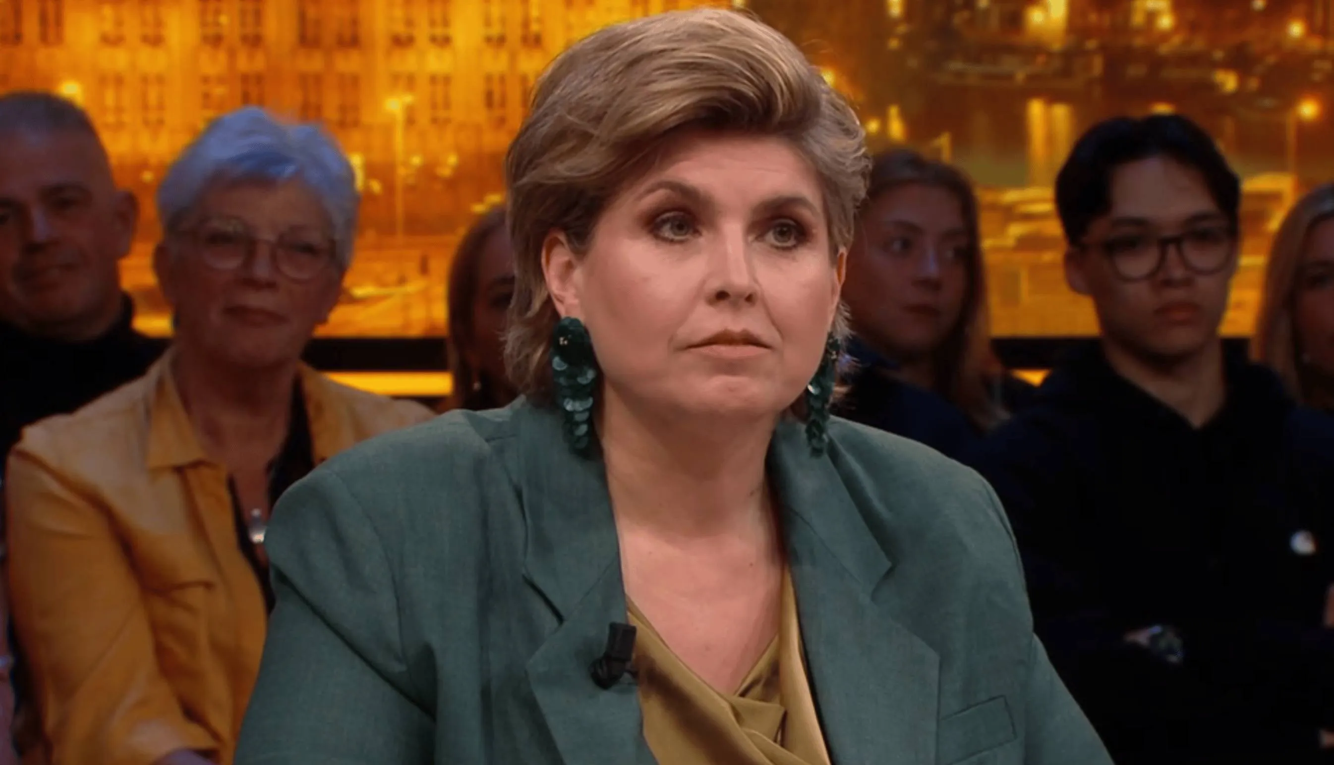 Angela de Jong1