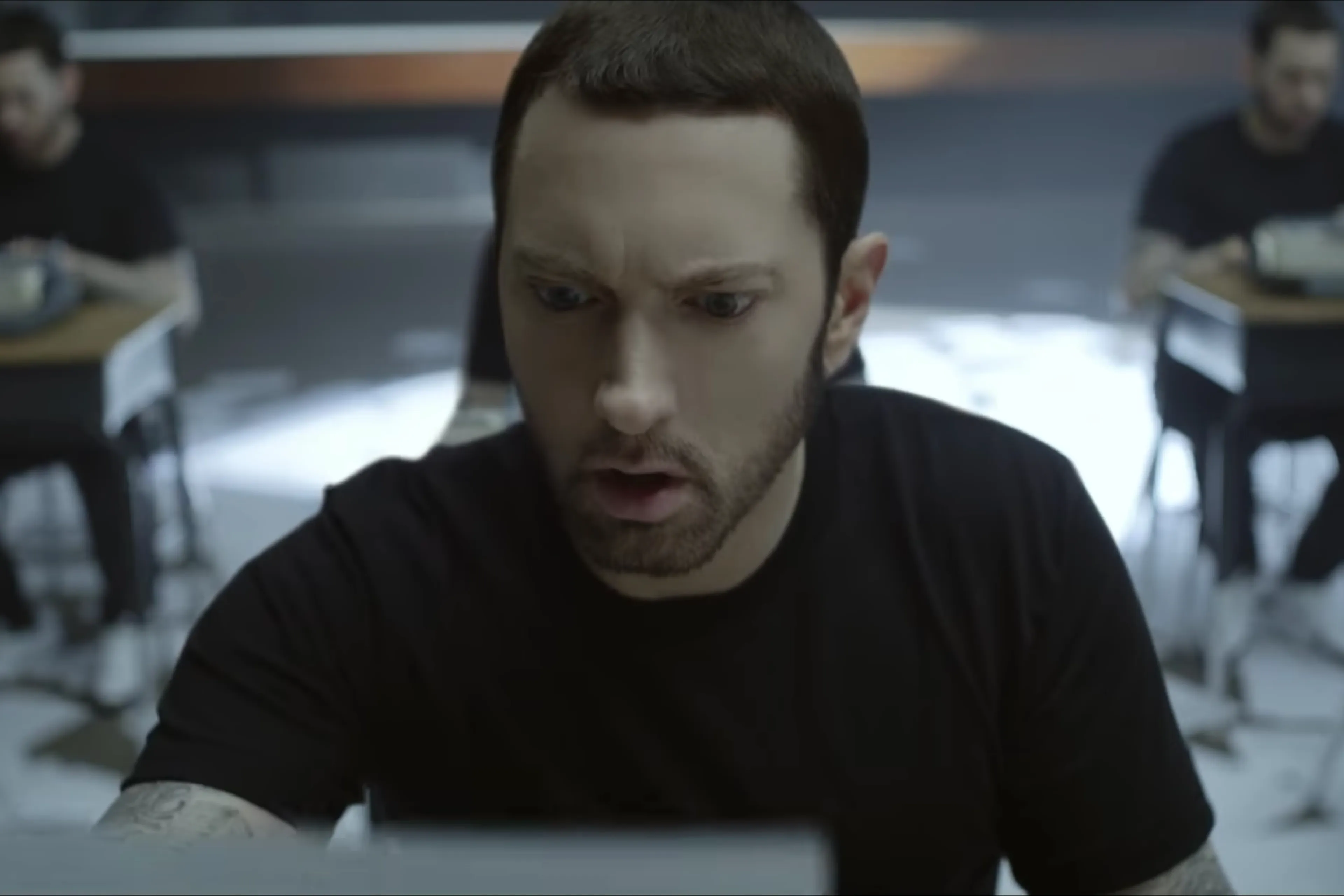 Eminem kondigt Houdini single aan: “I’m gonna make my career dissappear”