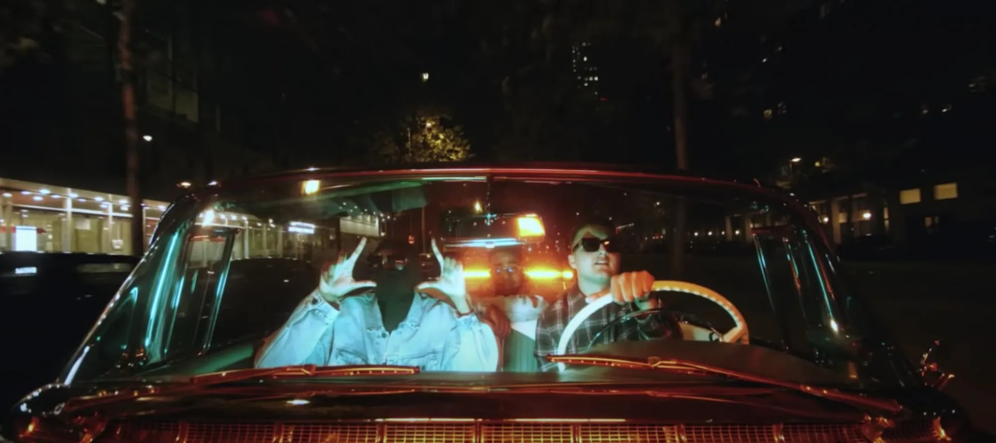 Trobi schakelt Qlas & Blacka in voor Paradise video