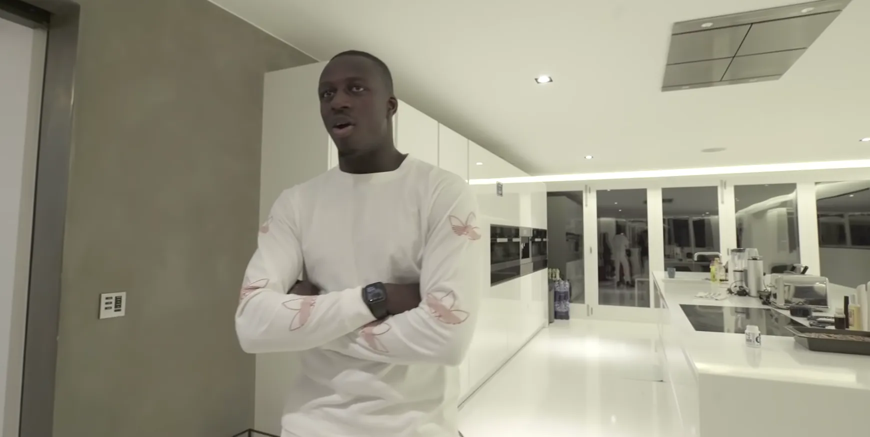 Manchester City voetballer Benjamin Mendy gearresteerd op verdenking van verkrachting