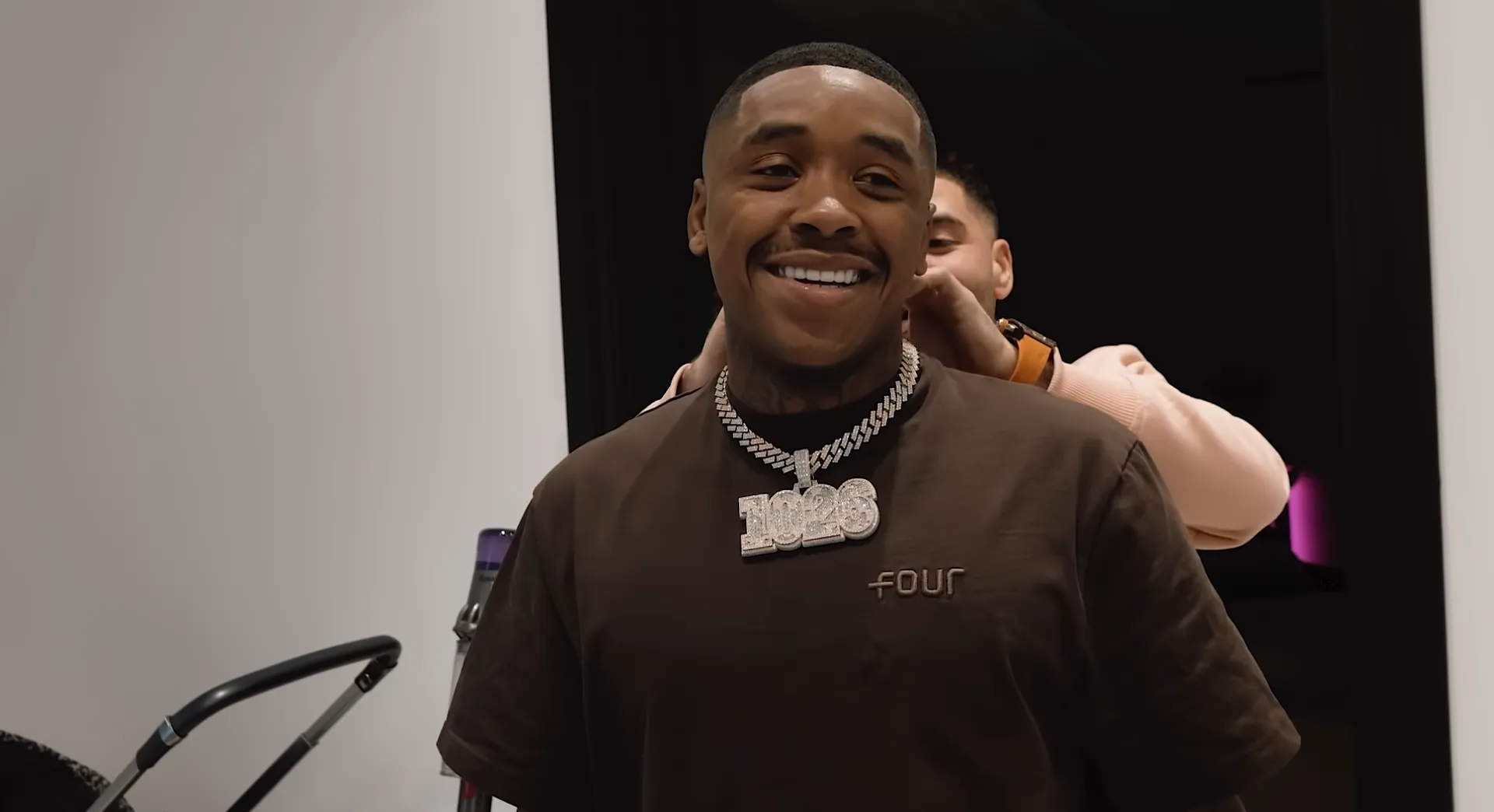 Steven Bergwijn koopt sicke 50 karaat diamanten ketting: "You can join Quincy Promes rapping now"