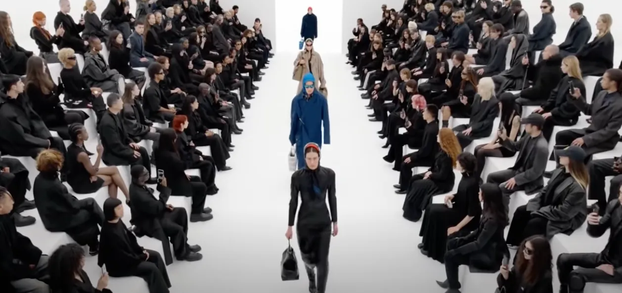Balenciaga presenteert opmerkelijke schoen en vraagt belachelijke prijs