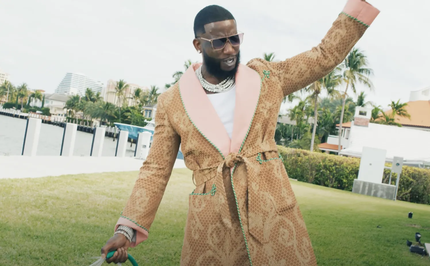 Video: Gucci Mane - Publicity Stunt