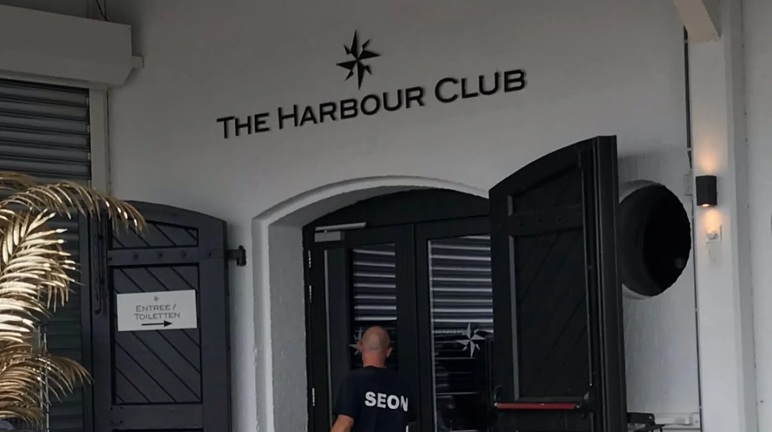 16-jarige Amsterdammer hoort uitspraak over ontploffingen bij Harbour Club en Café In The City met gemengde gevoelens aan