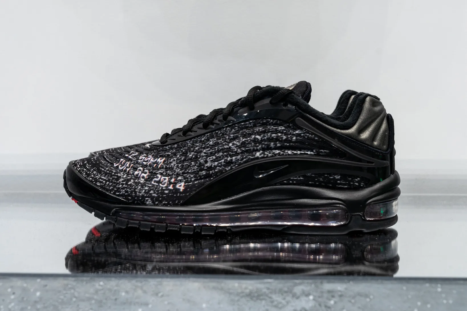 https 2F2Fhypebeastcom2Fimage2F20182F082Fskepta nike air max deluxe closer collab look 1