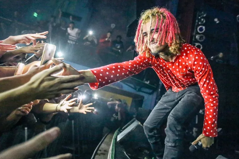 lil pump gucci gang parking lot performance 002