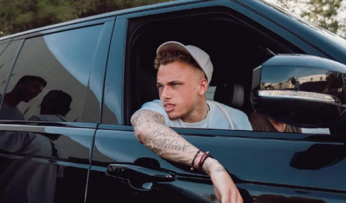 Noa Lang is klaar voor nieuwe seizoen en vindt zichzelf beter dan Nico Williams, Neymar en Vinicius