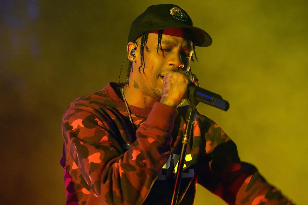 travis scott previews new track snapchat 1