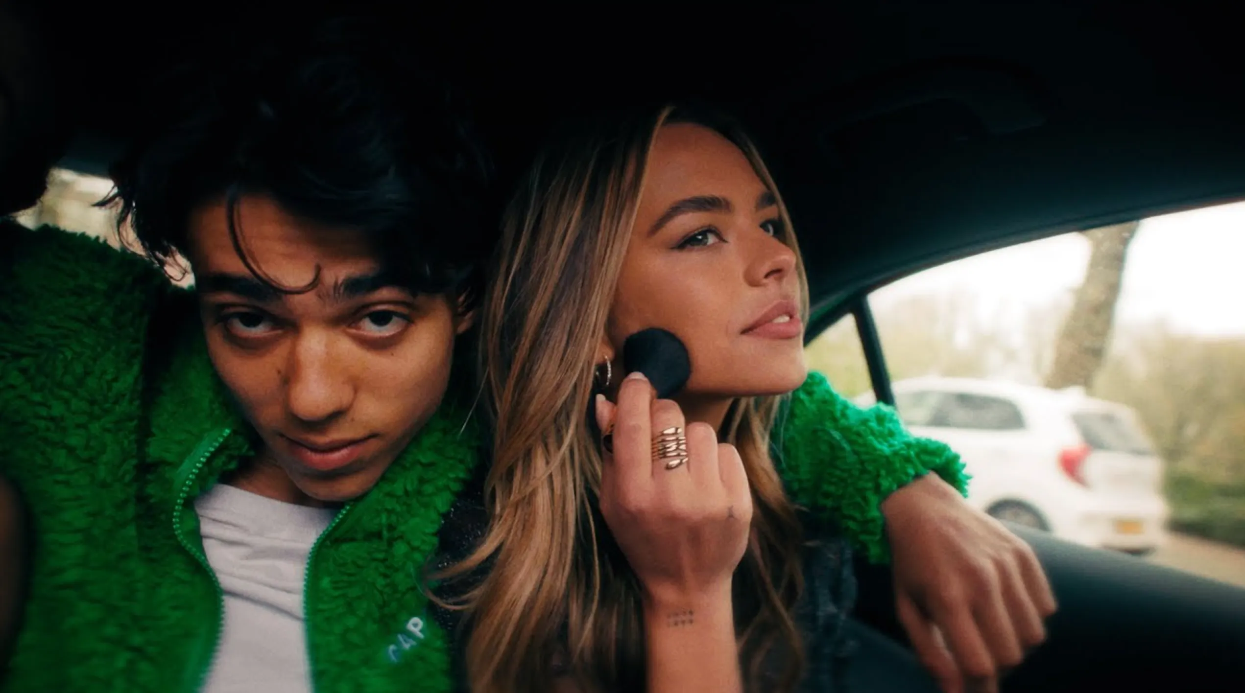 Nieuwkomer Romeijn dropt Jesse Hoefnagels video van virale track Weer Een Nieuwe Boete