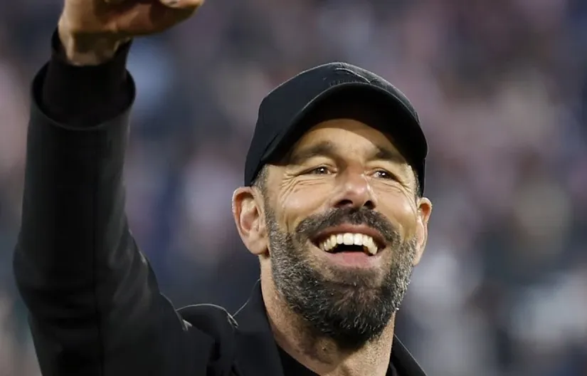 Ruud van Nistelrooy vertrekt per direct bij PSV na onvrede over zijn werkwijze
