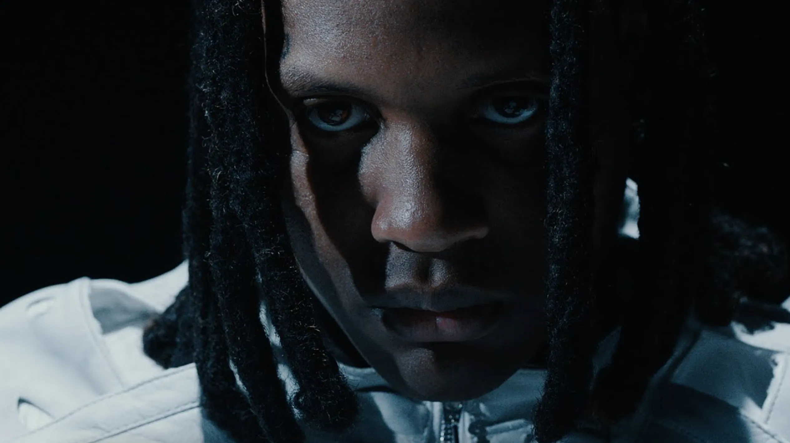 Lil Durk gaat in therapie bij Alicia Keys over de dood van King Von en zijn broer in Therapy Session video