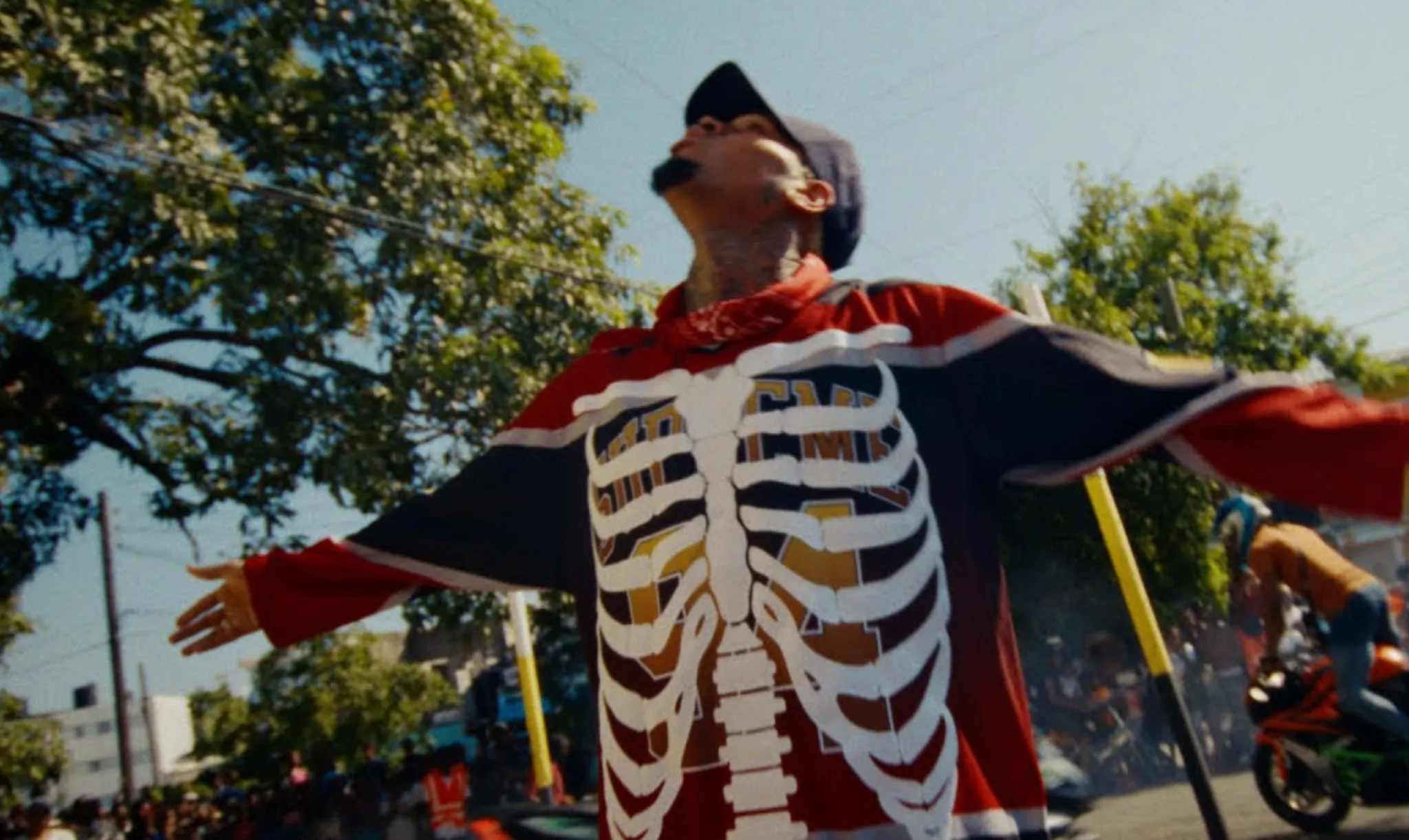 Chris Brown en Byron Messia gaan naar Jamaica voor Nightmares video
