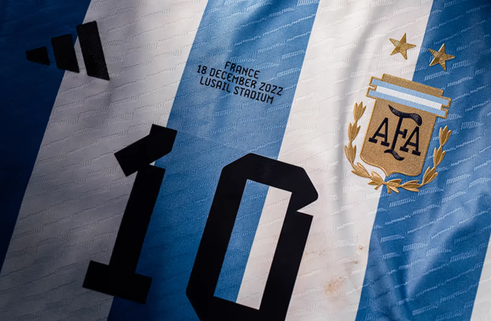 Tijdens historisch WK gedragen shirts van Messi worden geveild, deel opbrengst wordt gedoneerd aan goed doel