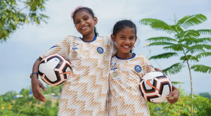 PSG en KLABU vieren de bouw van sportclub in grootste vluchtelingenkamp ter wereld met Limited Edition shirt