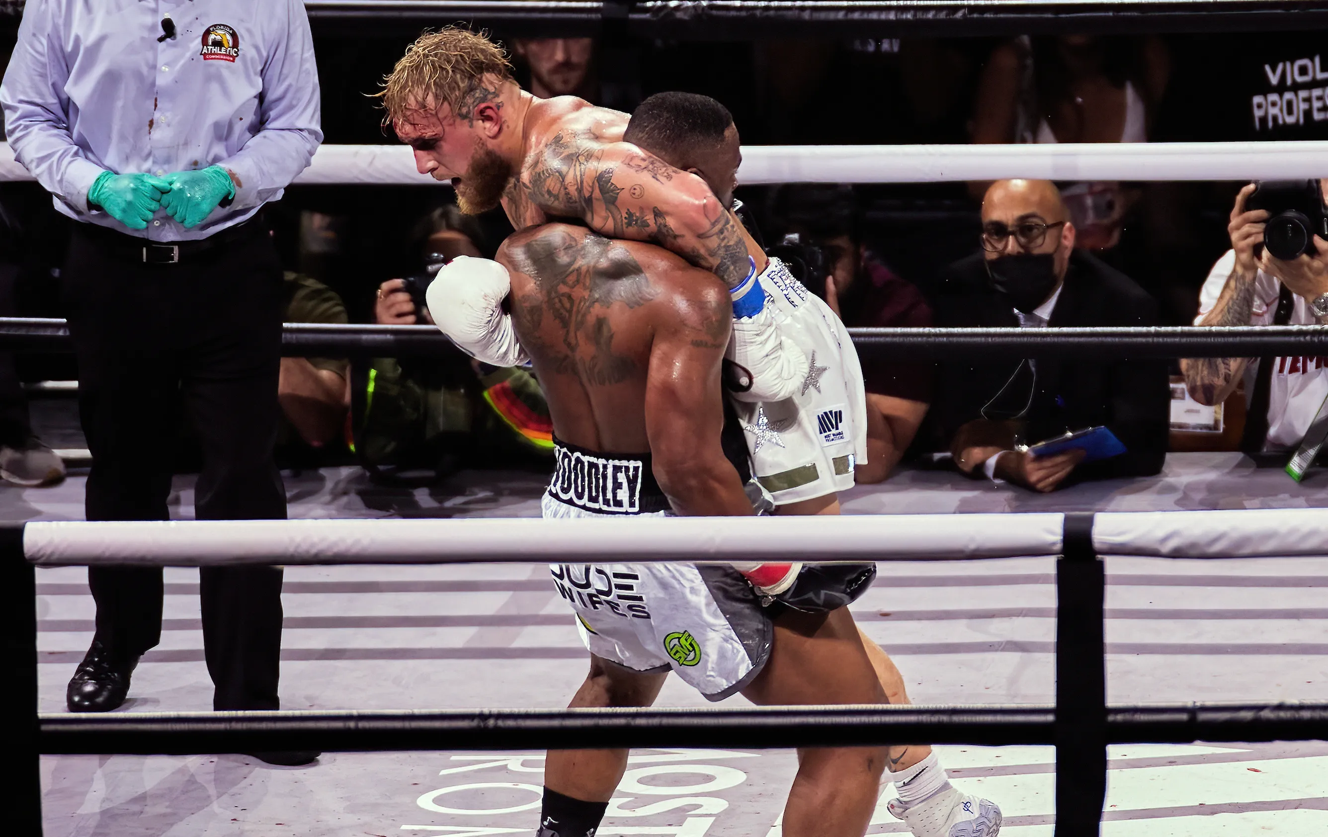 Jake Paul wil de ring in met Conor McGregor: "I would beat his ass"