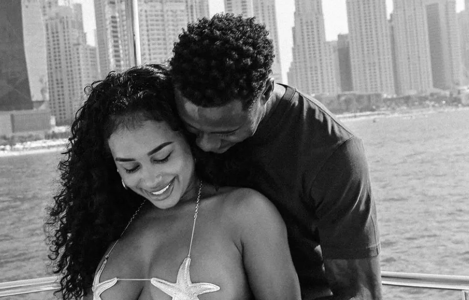 Quincy Promes geeft zijn nieuwe vlam, Amerikaanse rapper Dreamdoll, de 'Best Birthday Ever'