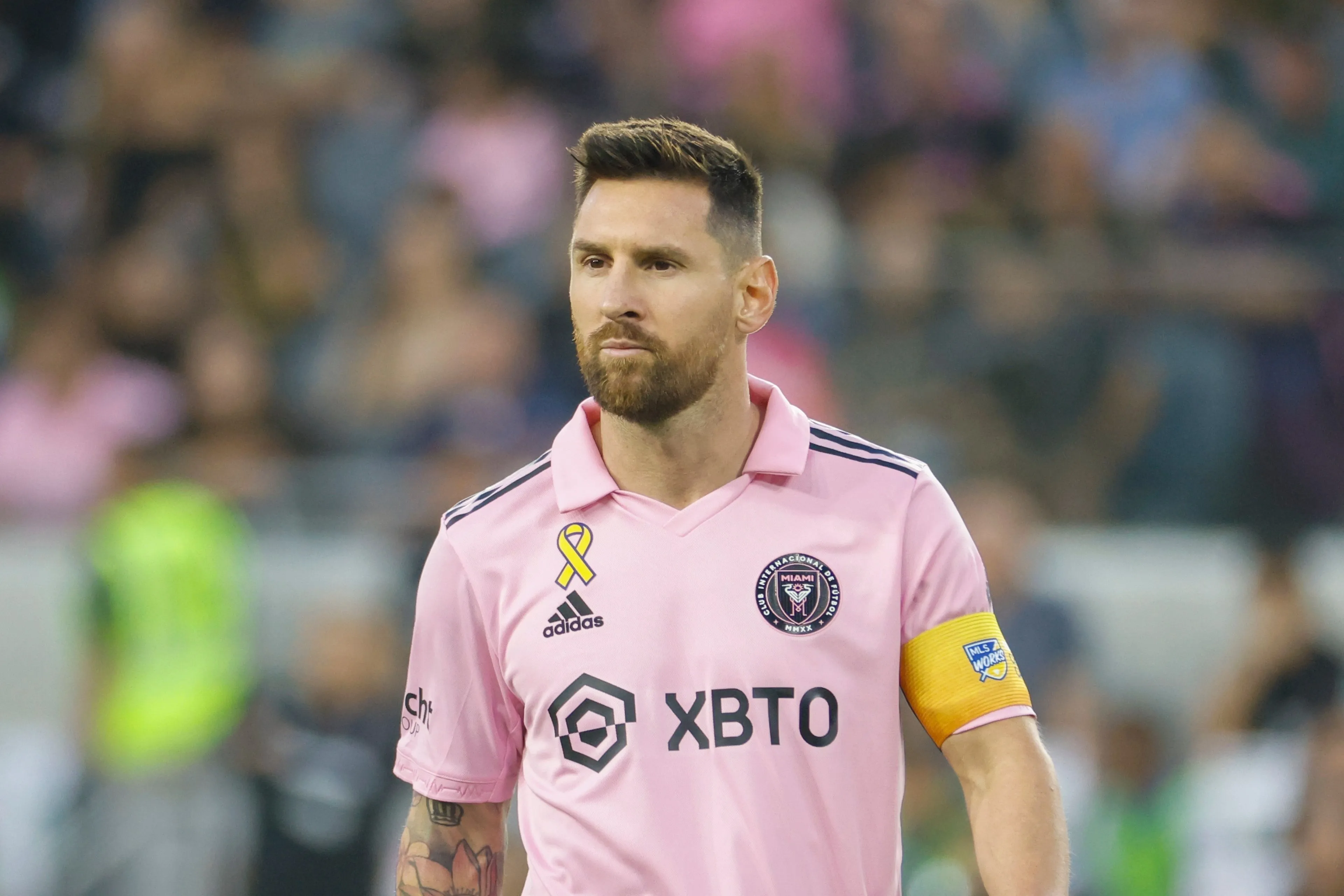Messi onthult zijn favoriete game day muziek met o.a. Drake, J. Cole, Bad Bunny & Coldplay