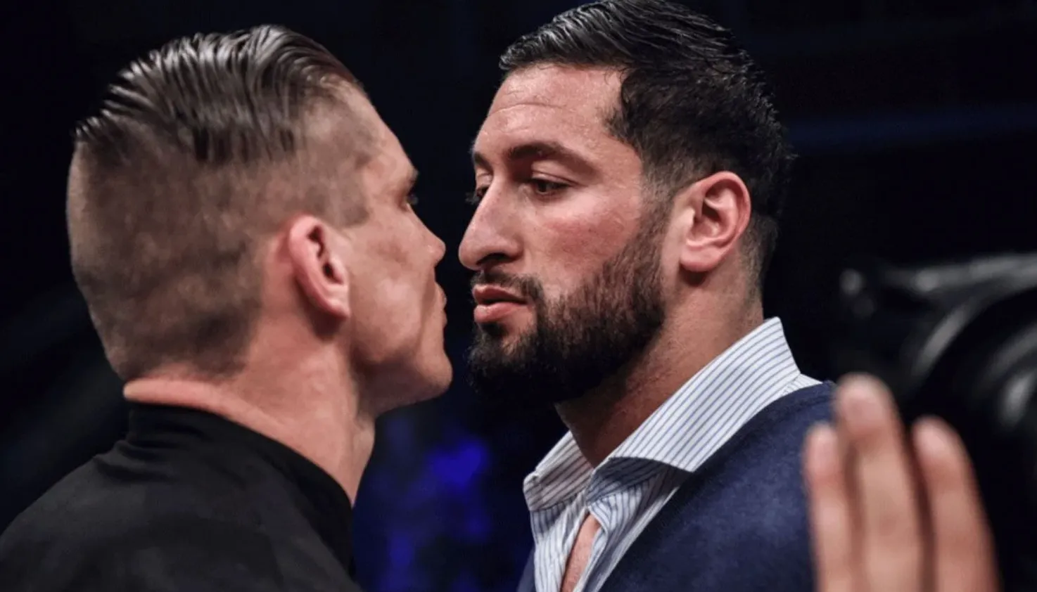 Jamal Ben Saddik valt Rico Verhoeven met trap aan tijdens Glory Grand Prix: “Hij moet verbannen worden uit de sport”