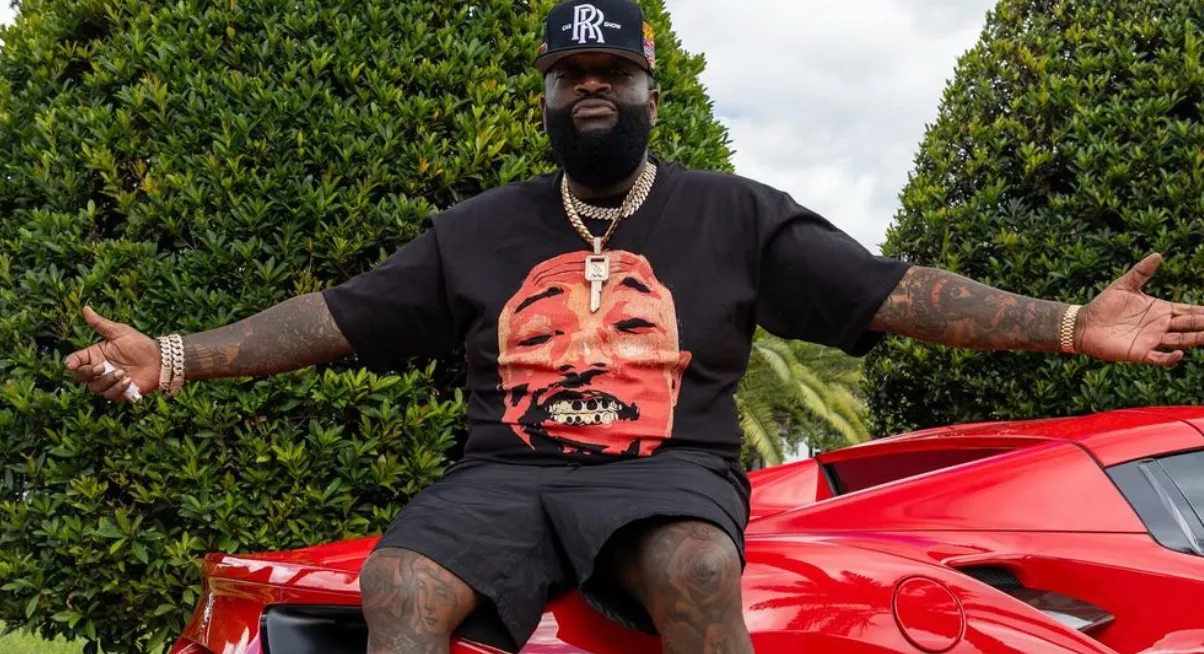 Nederlandse horloge expert kiest op meedogenloze wijze kant in de beef tussen Drake en Rick Ross