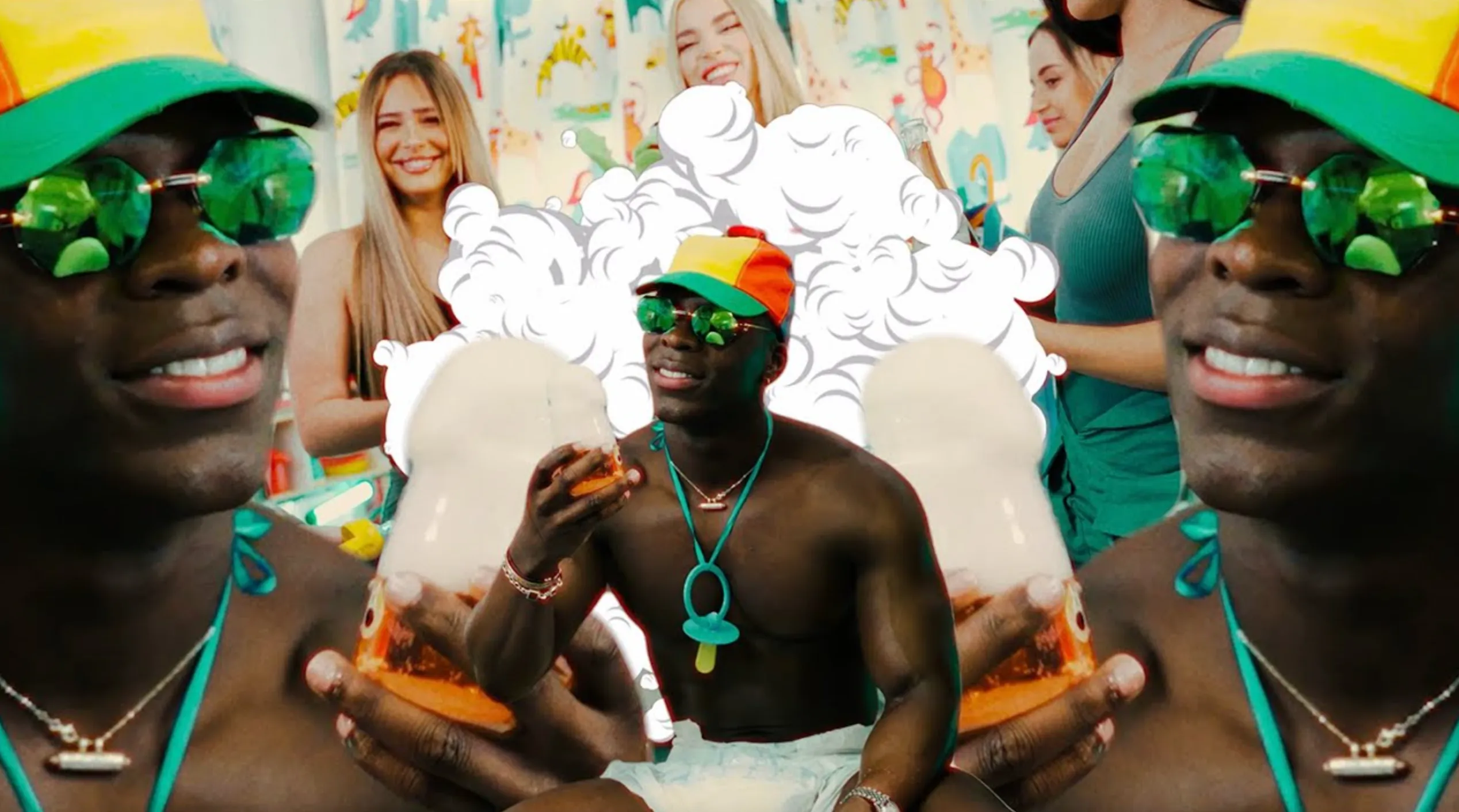 Mensa laat zich in GuGu clip verwennen terwijl hij rondloopt in een luier
