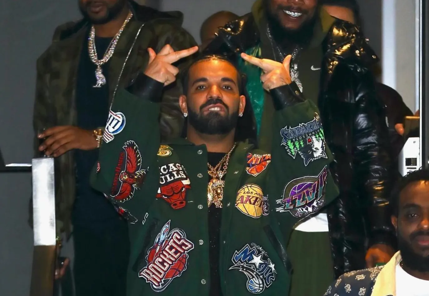 Drake claimt dat Kendrick Lamar zijn verloofde mishandelde op nieuwe disstrack 'Family Matters'