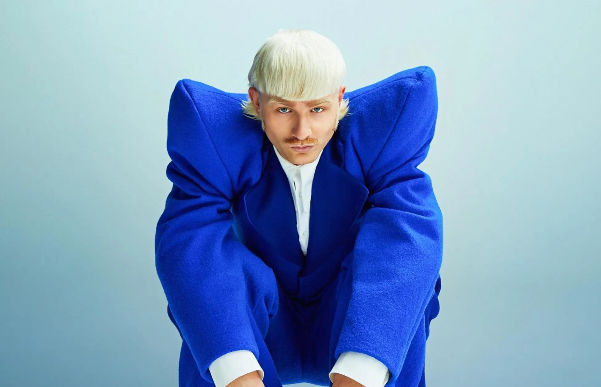Spanning loopt op bij Eurovisie Songfestival, beelden laten zien hoe Joost Klein en Appie achter de schermen worden geïntimideerd