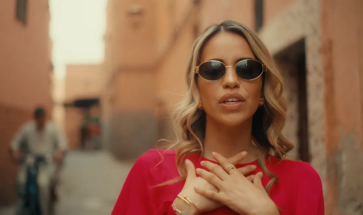 Zoë Tauran schakelt Jonna Fraser in voor nieuwe video 'Stiekem ‘24'