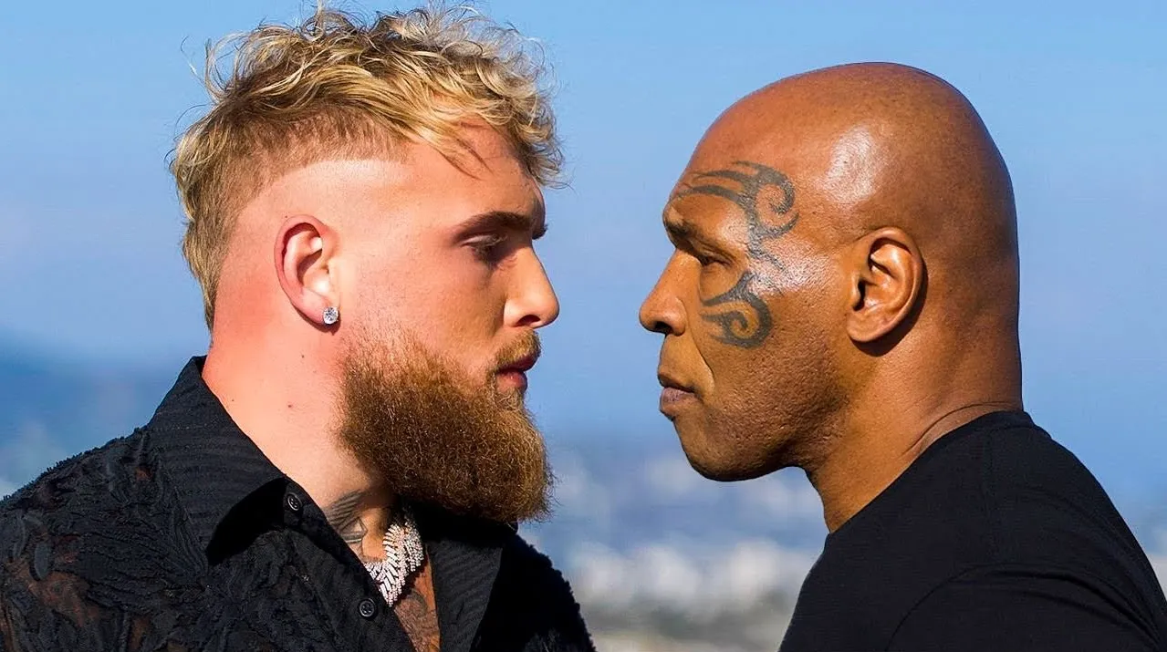 Jake Paul gaat eindelijk te ver en krijgt klap in zijn gezicht van Mike Tyson bij laatste staredown