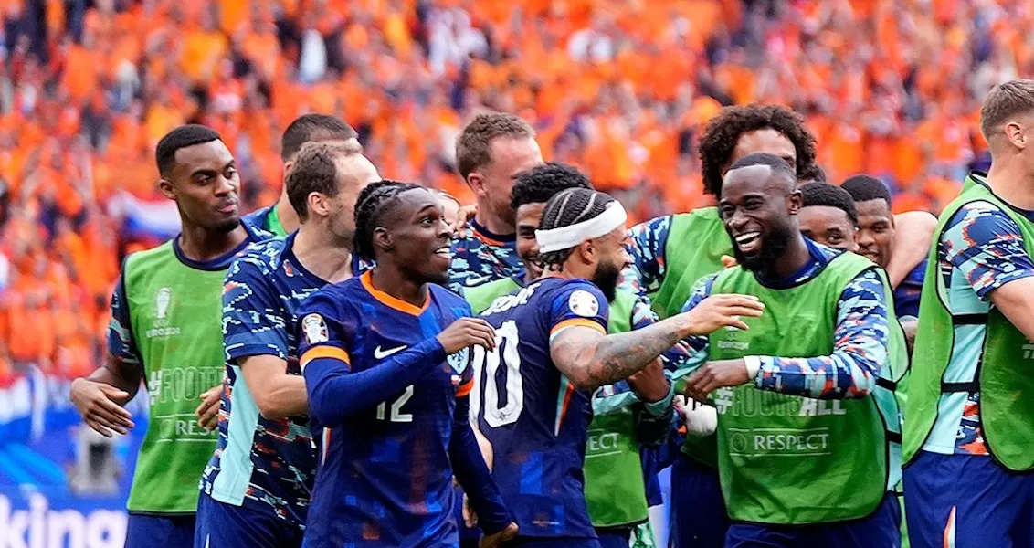 Sander Schimmelpenninck walgt van zweetband en is fel op Memphis Depay: "Wil dit soort gasten niet in Nederlands elftal zien"