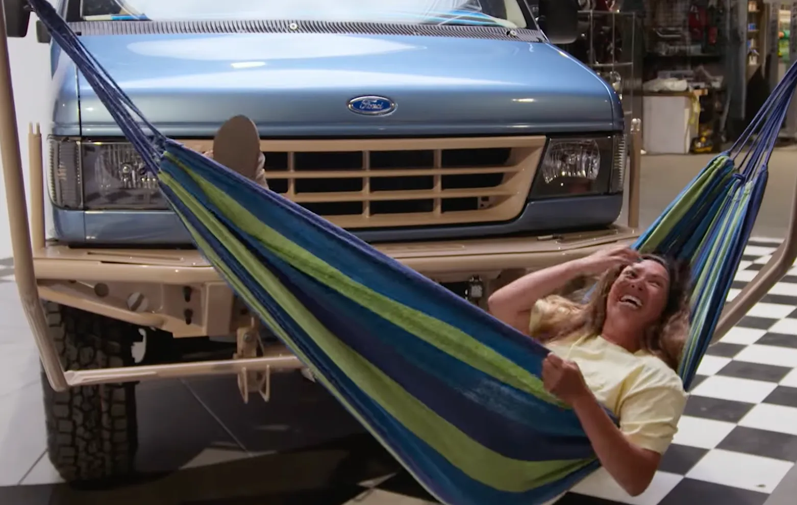 Netflix toont eerste beelden van Pimp My Ride remake Resurrected Rides