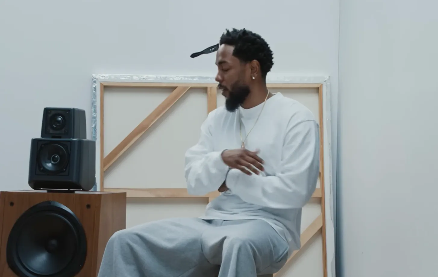 Kendrick Lamar verrast met nieuwe track: "I think it's time to watch the party die"