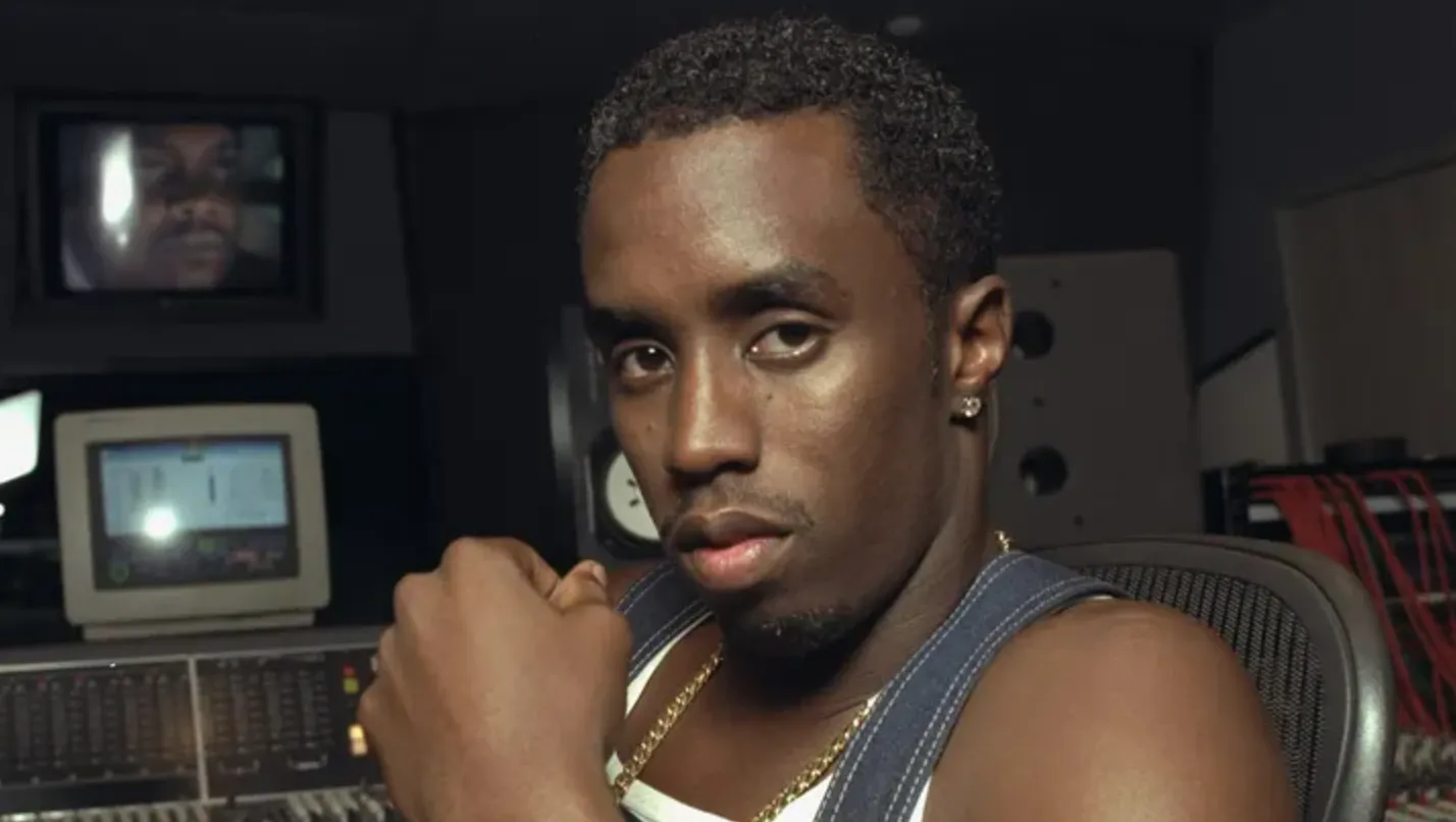 Vrouw claimt dat Diddy haar gedrogeerd en zwanger gemaakt heeft en een abortus eiste in nieuwe aanklacht