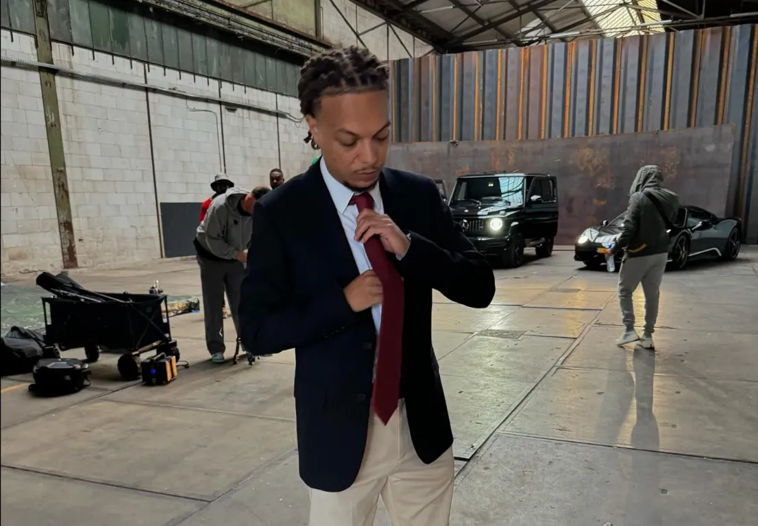 Ronnie Flex maakt zich op voor Sneuvie de Legende album met nieuwe track SDL = COMING