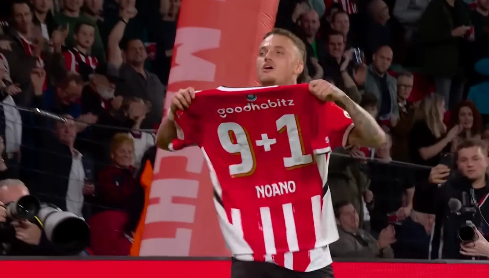 Noa Lang en Hans Kraay Jr. clashen na wedstrijd tegen PEC Zwolle: "Waarom krijgen we na elke goal het circus Noa Lang?"