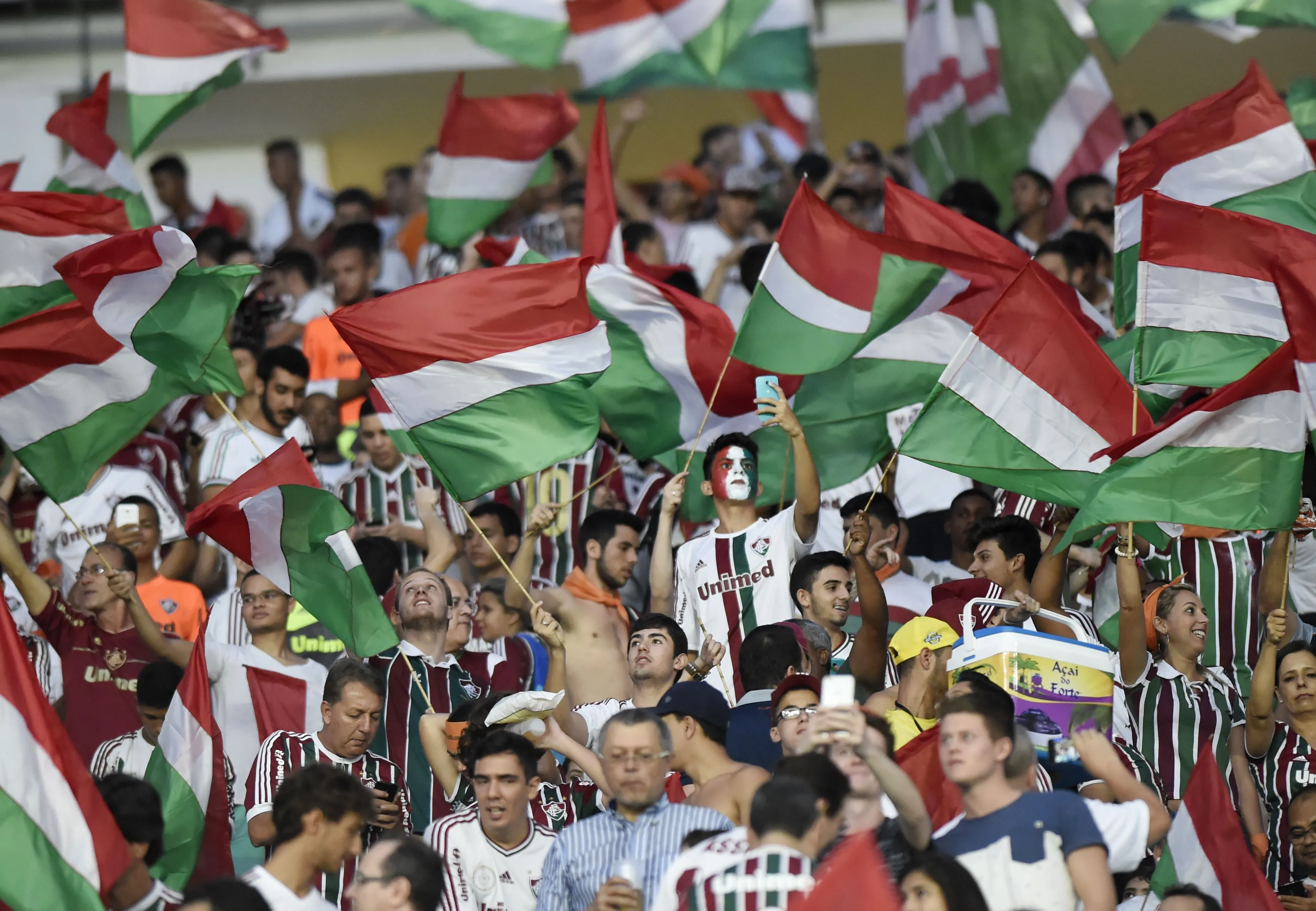Braziliaanse hooligans nemen 'wraak' op fans van concurrent en steken supportersbus in de brand met dodelijke gevolgen
