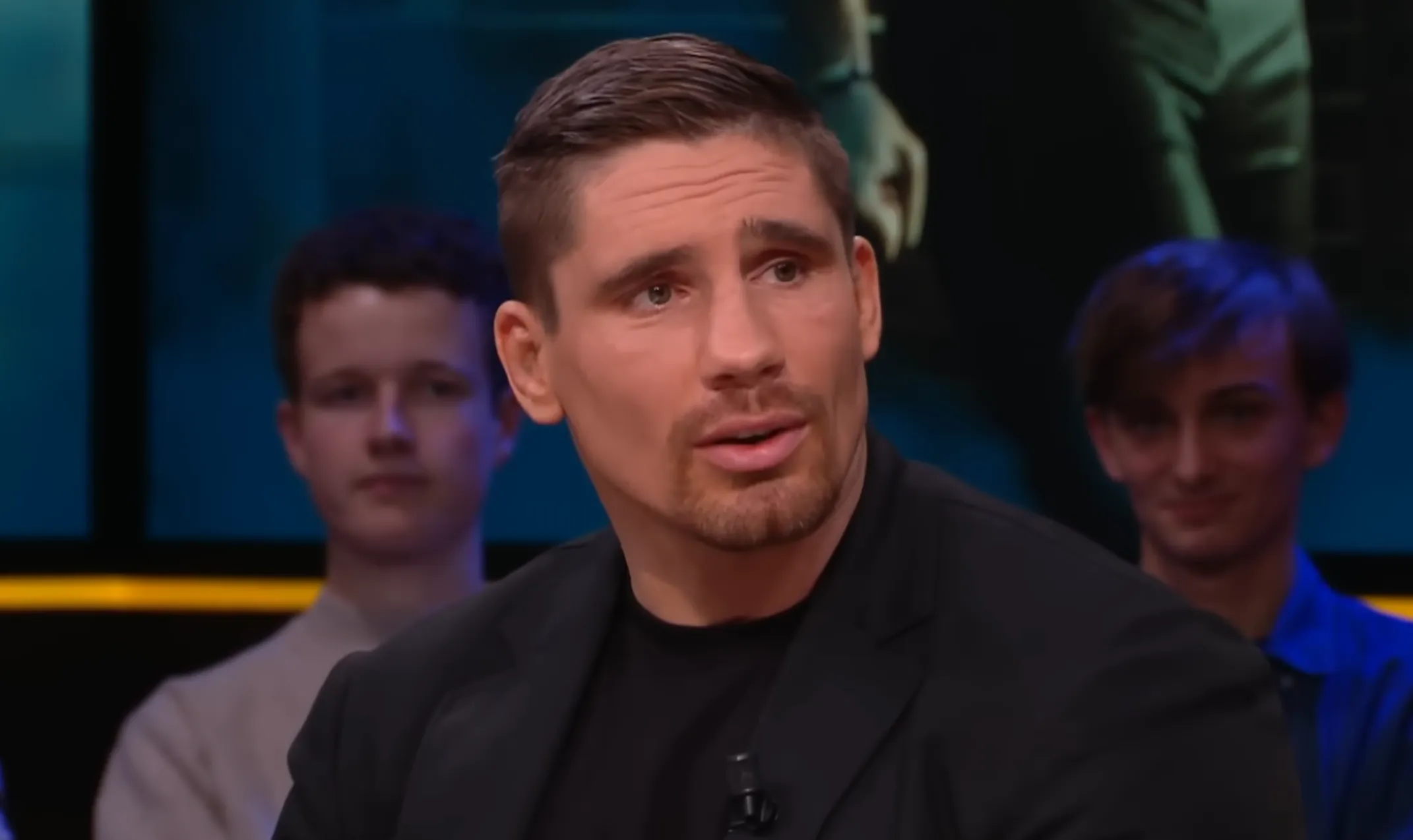 Rico Verhoeven ziet Levi Rigters niet als volwaardig tegenstander: "Tot die tijd nog even achteraan sluiten"