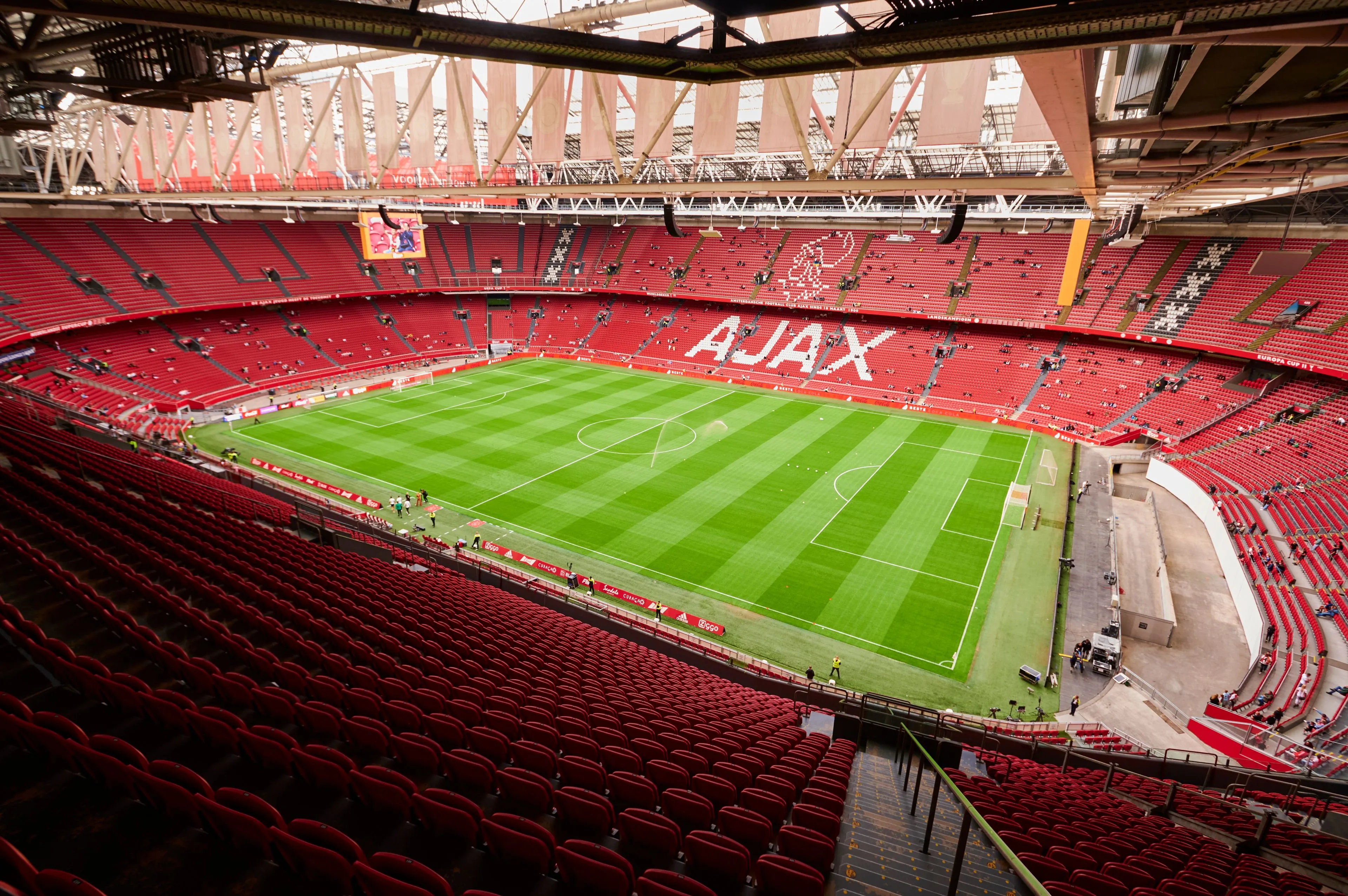 Burgemeester Halsema van Amsterdam verbiedt komst van Lazio supporters bij wedstrijd tegen Ajax: "Amsterdam tolereert geen racisme"