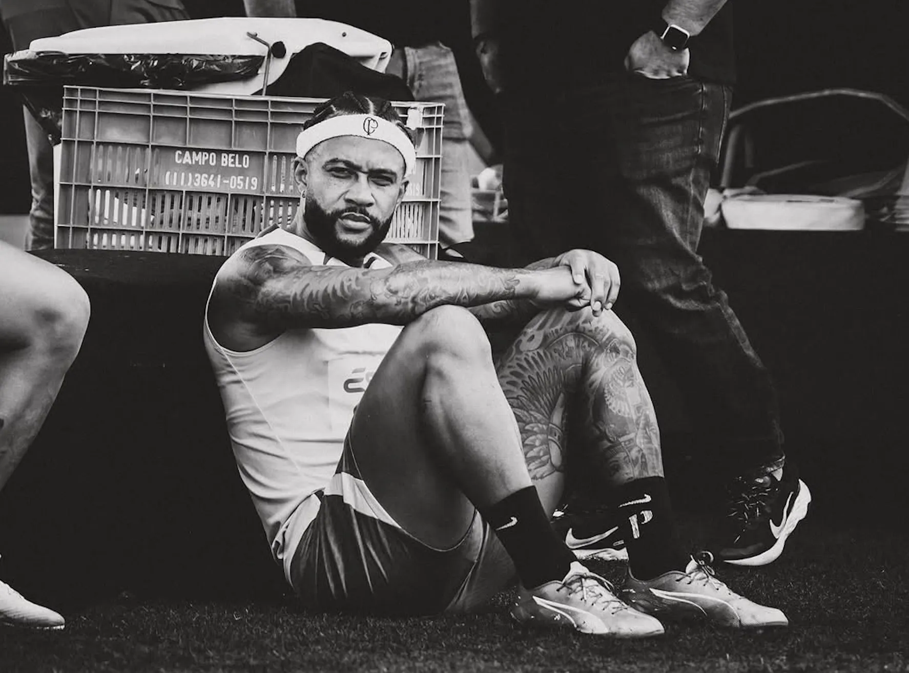 Memphis Depay schiet videoclip in de favela’s voor track waarop hij in het Portugees rapt met populaire Braziliaanse rapper